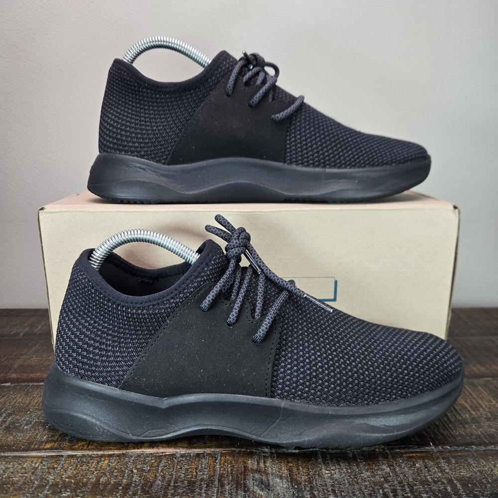 NEW Vessi Everyday Sneaker Mens Size 8 Lace Up Waterproof Shoe Sneaker All Black